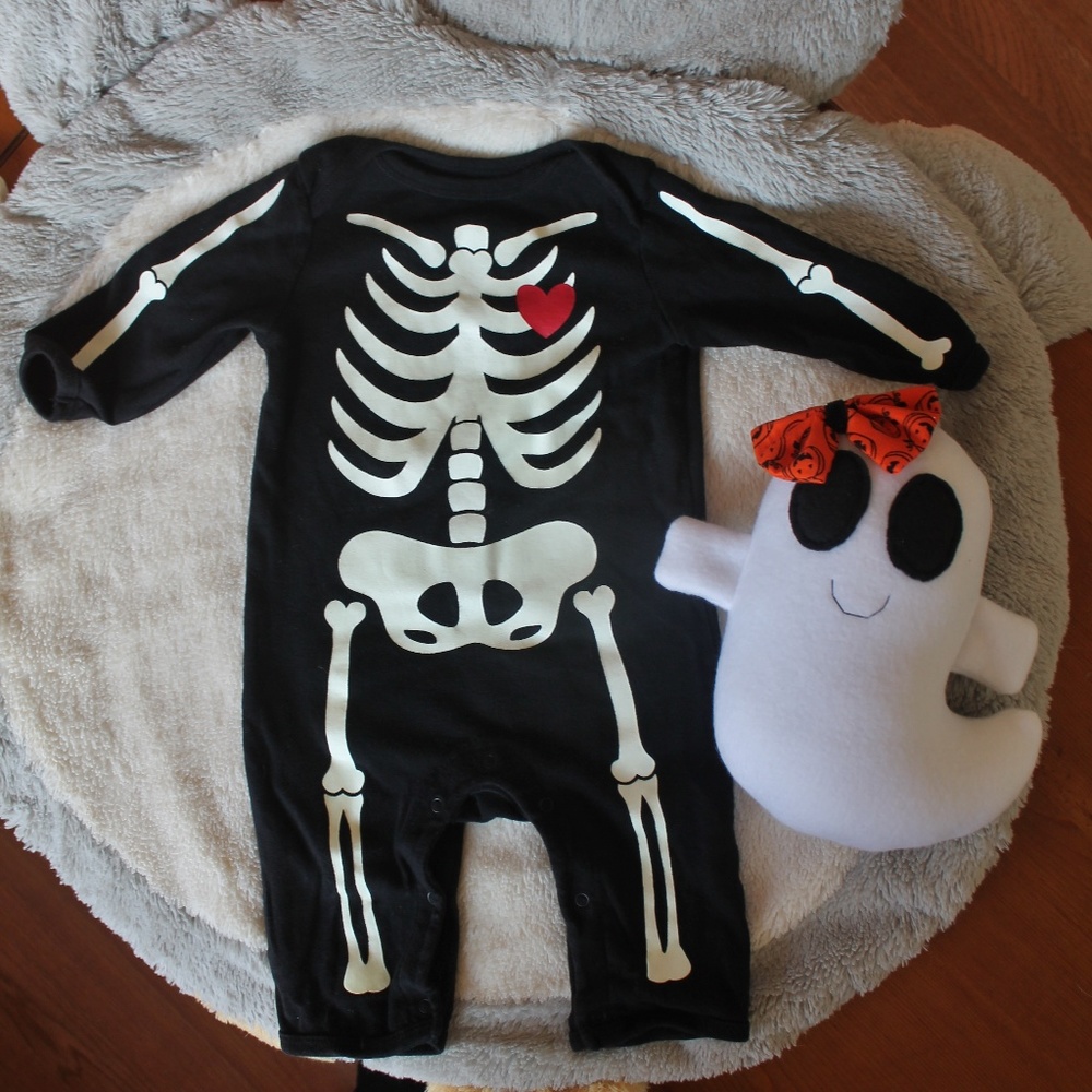 Old Navy 3-6 Month Halloween Skeleton One Piece